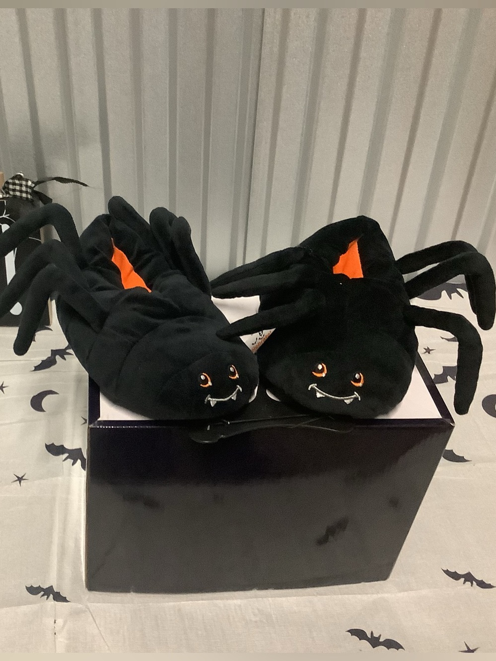 Black Spider Plush Slippers for Kids - Cute Halloween Footwear size large (13/1)